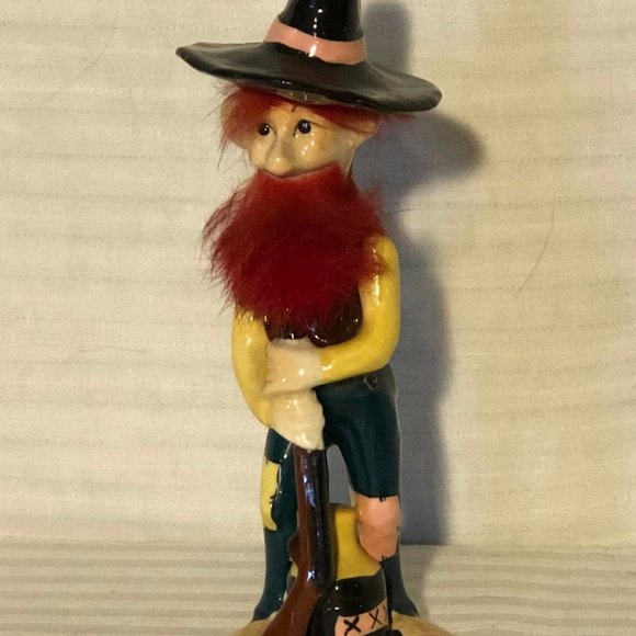 Vintage 5.25" Tall Ceramic Policeman & Tall Ceramic Hillbilly - Picture 7 of 10